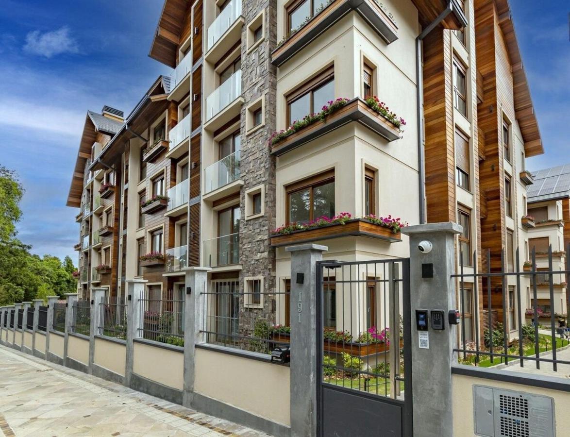 Rosa Edificio Bellagio Canela Com Infraestrutura Completa Apartment Luaran gambar
